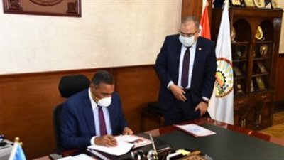 محافظ مطروح يعتمد نتيجة الشهادة الإعدادية بنسبة نجاح 96,7% 