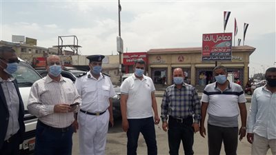 رئيس جهاز العاشر من رمضان يتفقد مواقف سيارات الأجرة لمتابعة الإجراءات الوقائية لمجابهة فيروس كورونا
