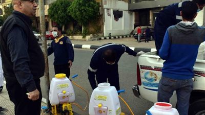 ارتفاع حالات الاصابة لـ 63.. مجلس مدينة اخميم  يكثيف حملات الرش والتطهير