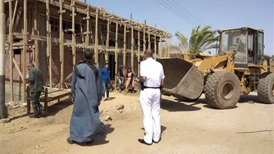 إحالة مخالفين للنيابة العسكرية لقيامهم بالبناء بدون ترخيص بالمراغة 