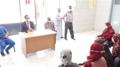 لمواجهة كورونا.. وكيل وزارة الصحة بسوهاج يجتمع بهيئة التمريض