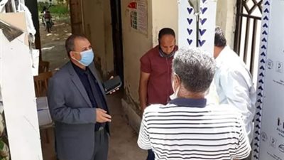 مرغنى يشهد تركيب بوابة التعقيم بمدخل ديوان مديرية التربية والتعليم فى الوادى الجديد