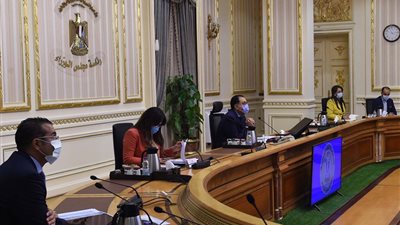 رئيس الوزراء يستعرض الرؤية الاستراتيجية لتطوير منظومة الجمارك