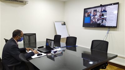 مسئولو  الإسكان ومحافظة الإسماعيلية يتابعون موقف مشروعات المياه والصرف الصحى 