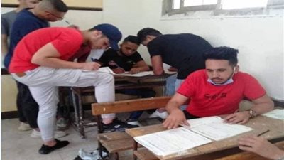 احالة المعلمة صاحبة صورة الغش الجماعى فى احدى لجان امتحانات الثانوية العامة الى النيابة.. التفاصيل بالكامل