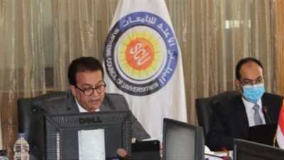 عاجل.. الاعلى للجامعات يحسم الجدل حول إجراء الامتحانات لطلاب الفرق النهائية 