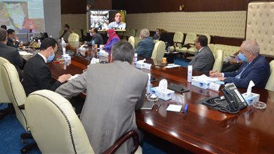 وزير الإسكان ورئيس المنطقة الاقتصادية لقناة السويس يستعرضان المخطط التنموي للمنطقة الاقتصادية العالمية 