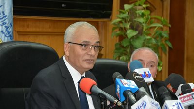 عاجل| رضا حجازى : اليوم بدء تصحيح كراسات إجابه اللغه العربيه