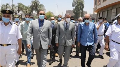 بالصور .. محافظ سوهاج يقود حملة مكبرة لإزالة برج جرجا 