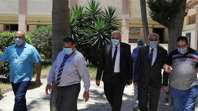 نائب وزير التربية والتعليم يتفقد العمل في لجان سير النظام والمراقبة بالإسكندرية