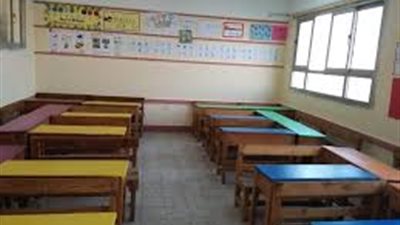 التعليم: فرش وتجهيز فصول دراسية بـ1095550 تختة 