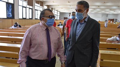 نأئب رئيس جامعه السادات يتفقد أول أيام إمتحانات التعليم المفتوح بكلية التجاره  