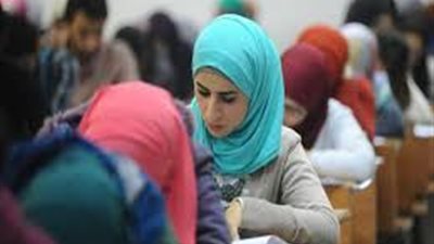 طالبه تسأل من داخل اللجنه عن وظيفه التيارات الدومية ؟ وتثير غضب أولياء الأمور