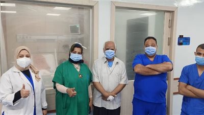 بالصور.. الصحة: تعافي ٣٢ حالة من كورونا وخروجهم من مستشفى اسنا بالأقصر