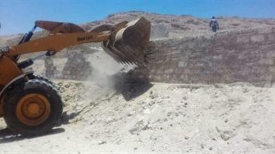 محافظ سوهاج : تنفيذ إزالة 154 حالة تعد على الأراضي الزراعية وأملاك الدولة