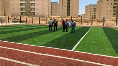 مدينة بدر تُسلم ملعبين خماسيين لوزارة الشباب والرياضة لخدمة السكان