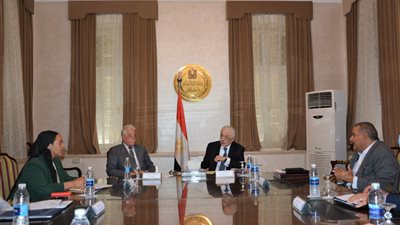 بالصور.. محافظ جنوب سيناء يناقش مع وزير التربية والتعليم سبل تطوير التعليم بالمحافظة