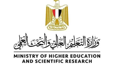 وزير التعليم العالي يستعرض تقريرا عن الاستراتيجية الجديدة للتعليم في مصر بعد أزمة 