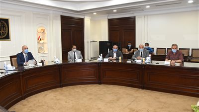 وزيرا الري والإسكان يناقشان الإجراءات اللازمة لترشيد استهلاك المياه