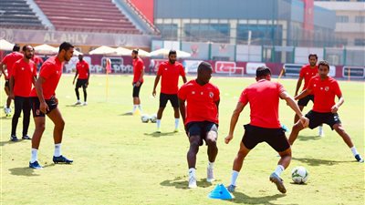 عاجل.. صدمة بالنادى الاهلى بعد اصابة نجم الوسط بفيروس كورونا