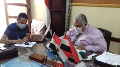 وكيل تعليم أخميم  يعقد اجتماعاً هاماً لمشرفي رياض الأطفال ويحذر من جمع أى تبرعات