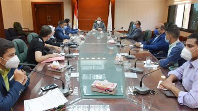 المحافظ يلتقى أعضاء اتحاد شباب سوهاج..الشباب: نطالب بمستشفى عزل خارج الكتلة السكنيةومصانع لوفير فرص عمل