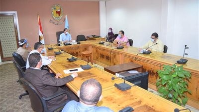 رئيس جامعة سوهاج يناقش الاستعدادات النهائية لافتتاح المستشفي الجامعي الجديد