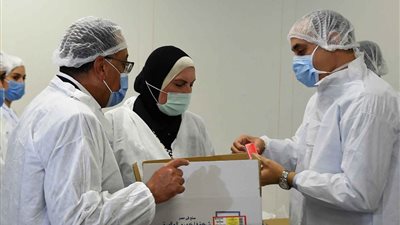 رئيس الوزراء يزور مصنع 