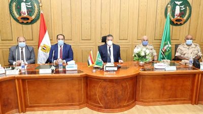 محافظ المنوفية يتفقدغرفة العمليات المركزية لمتابعة سير العملية الانتخابية لانتخابات مجلس الشيوخ