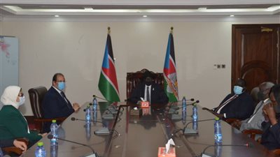  رئيس المخابرات العامة يعقد اجتماعا موسعا مع قادة وأعضاء الجبهة الثورية السودانية 