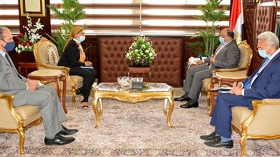 وزير التنمية المحلية يبحث مع مسئولة برنامج الأغذية العالمي ملفات التعاون بين الجانبين فى المحافظات 
