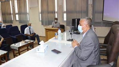 رئيس جامعة جنوب الوادي يشهد فعاليات اليوم الخامس لدورة اعداد المعلم الجامعي بكلية التربية