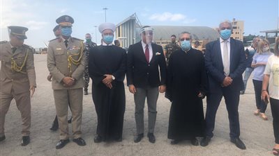  وصول طائرتى مساعدات مصرية من الكنيسة والأزهر لمطار بيروت 