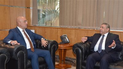 وزير الإسكان يلتقى رئيس اتحاد المقاولين العراقيين لبحث سبل التعاون المشترك 