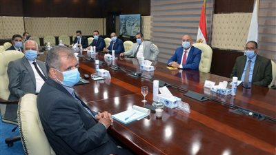 وزير الإسكان ومحافظ الجيزة يستعرضان مخطط تطوير ميدان المنيب 