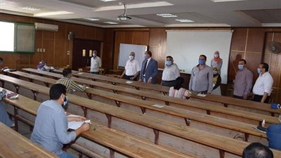لاول مرة بجامعة سوهاج.. 109 طلاب يؤدون امتحانات برنامج الماجيستير المهني MBA