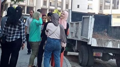 بالصور.. تشميع سنتر تعليمى بميدان التروللى بإمبابة بشمال الجيزة