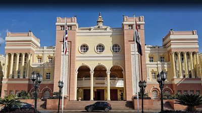 الجامعة البريطانية تحصل على معادلة شهادات تخرج كليتي القانون والآداب والعلوم الإنسانية محلياً ودولياً 