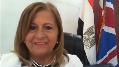 كلية الآداب والإنسانيات بالجامعة البريطانية تناقش إستراتيجيات التعليم الرقمي مع 