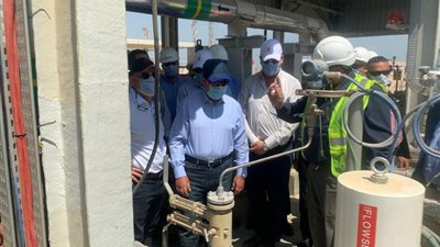 وزير البترول يتفقد مشروع تداول وتخزين المنتجات البترولية بميناء السخنة