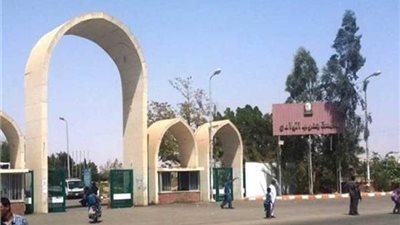 معامل التنسيق بجامعة جنوب الوادى تستقبل طلاب المرحلة الثالثة