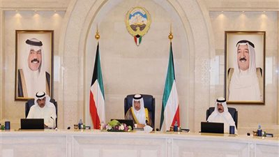  مجلس الوزراء الكويتي : فرض 100 دينار غرامة عدم ارتداء الكمامة فى الأماكن العامة 
