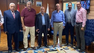 بالصور..  رئيس جامعة مدينة السادات يلتقي وفد كبريات شركات الادوية والمطهرات