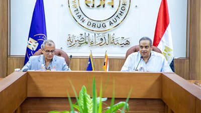 رئيس هيئة الدواء يلتقي ممثلي الصناعة