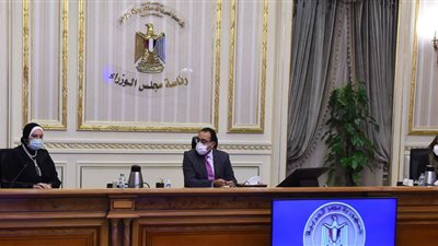 رئيس الوزراء يلتقى عددا من صناع الأثاث بدمياط لبحث مقترحات تطوير الصناعة والاستغلال الأمثل لمدينة دمياط للأثاث 