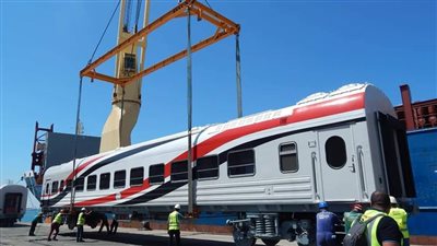  وزير النقل يعلن وصول دفعة جديدة من عربات ركاب السكك الحديدية 