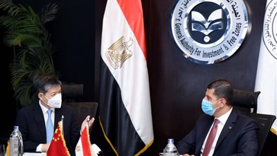 بالصور.. رئيس هيئة الاستثمار يبحث مع السفير الصيني بالقاهرة تيسير إجراءات جذب الاستثمارات الصينية الجديدة إلى مصر