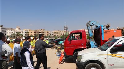رئيس جهاز مدينة ٦ أكتوبر يشهد  اصطفاف المعدات استعدادا لاستقبال موسم الشتاء