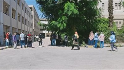 طلاب الثانوية العامة المؤجلون يؤدون امتحان الأحياء والاستاتيكا وعلم النفس