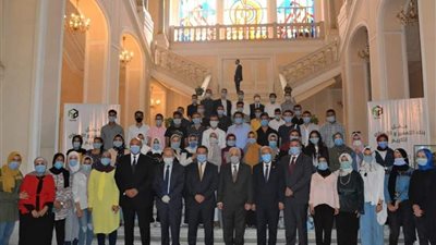  وزير التربية والتعليم يشهد حفل تكريم بنك التعمير والإسكان لأوائل الثانوية العامة والدبلومات الفنية